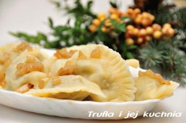 Zdjęcie: Pierogi z kapustą i grzybami Zdjęcie - Pierogi z kapustą i grzybami - Przepisy kulinarne ze zdjęciami